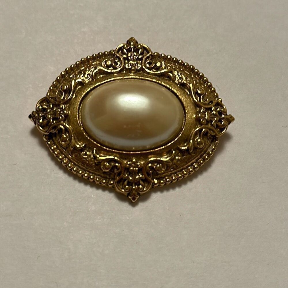 1928 Vintage Brooch